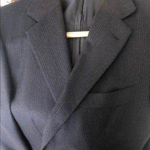 Navy blue wool/cashmere blend; made in Italy 40reg